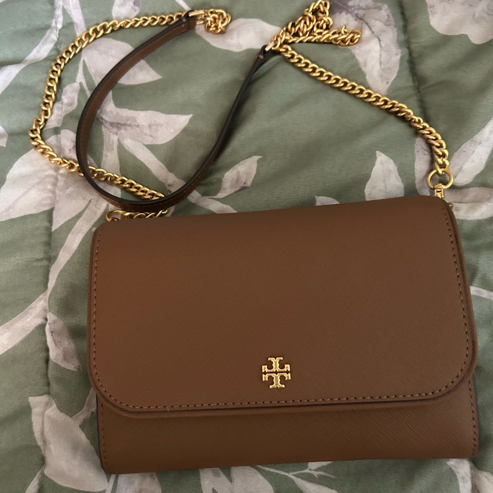 Tory Burch Emerson Wallet on chain